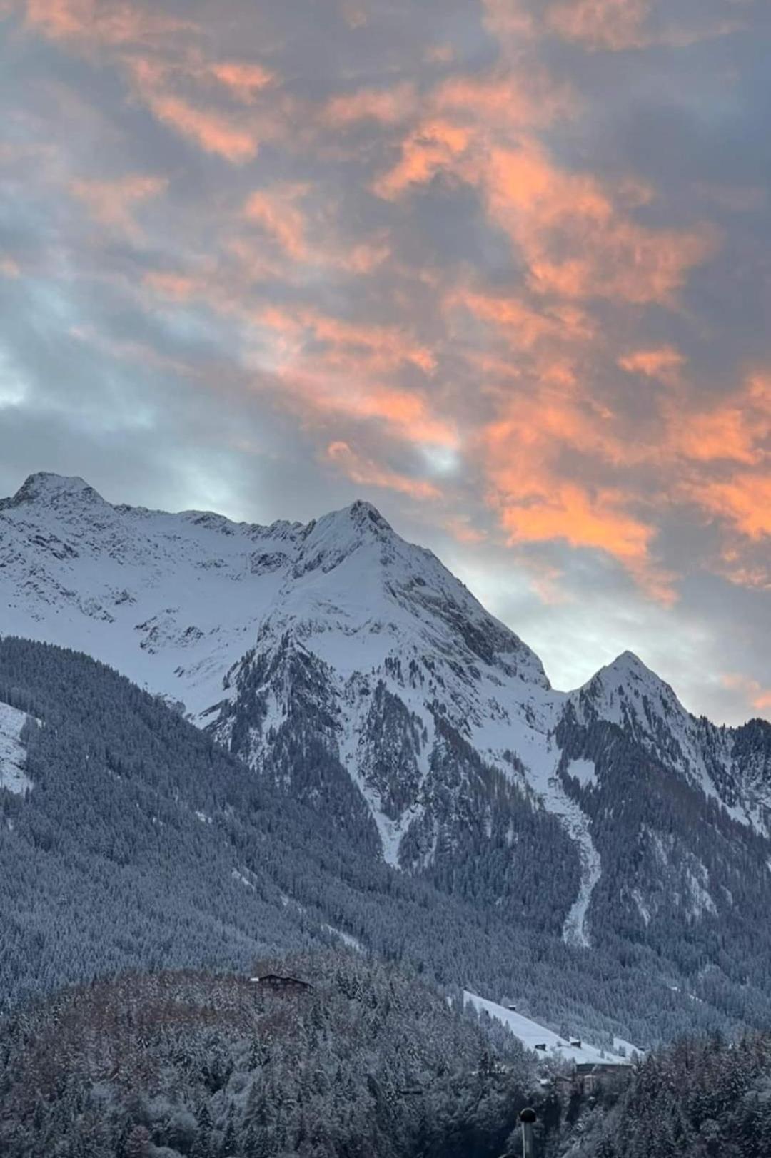 Gaestehaus Holaus Mayrhofen Zewnętrze zdjęcie